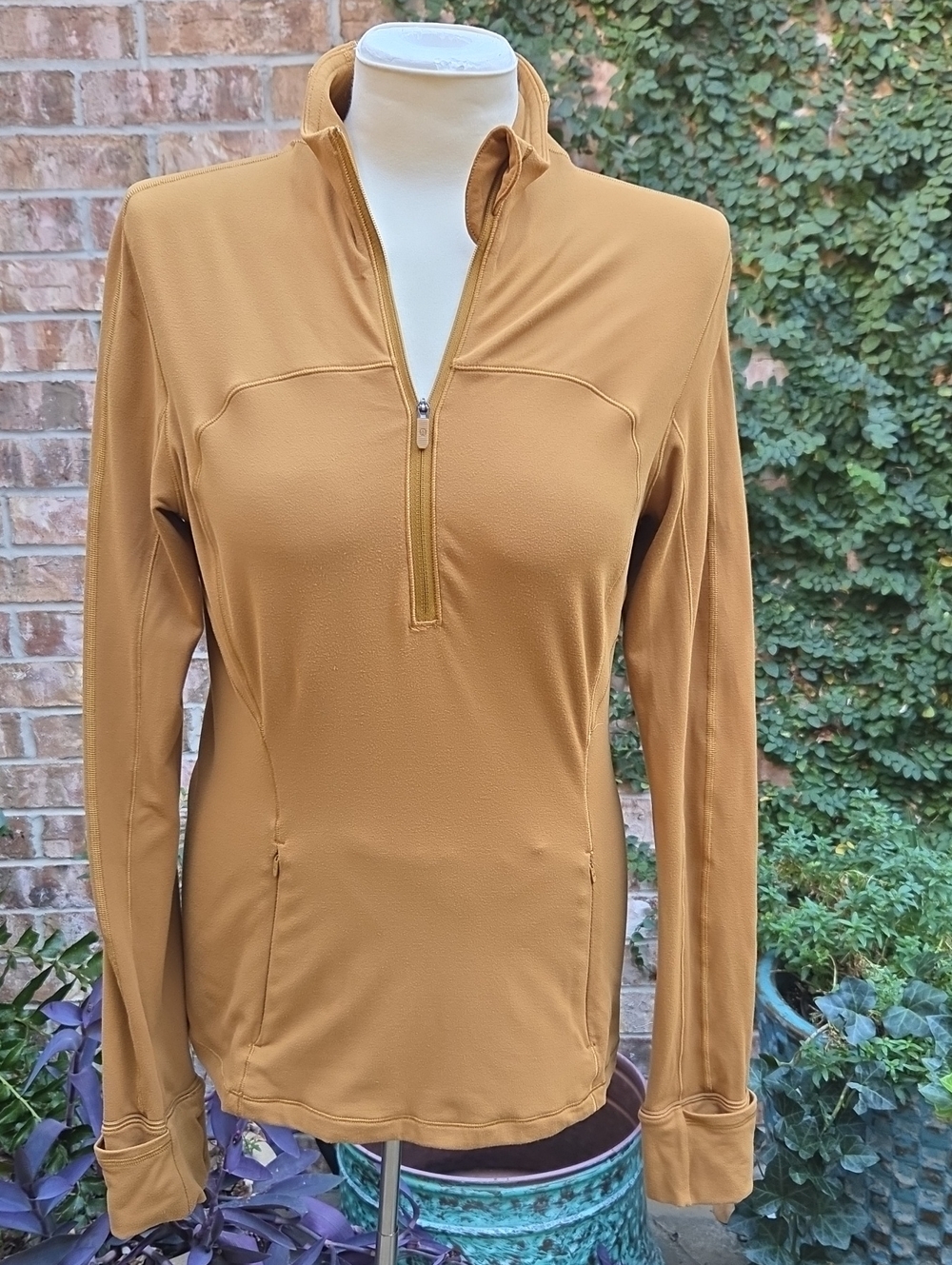 Lululemon Woman's Running Quarter Zip Sz 8